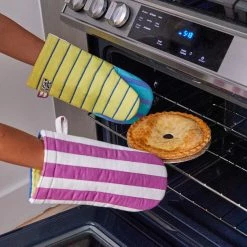 Port Northampton MAN Dusen Dusen Oven Mitt - Eclair Stripe