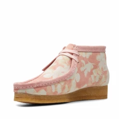 Port Northampton Women's Clarks Wallabee Boot - Pink Floral WOMAN